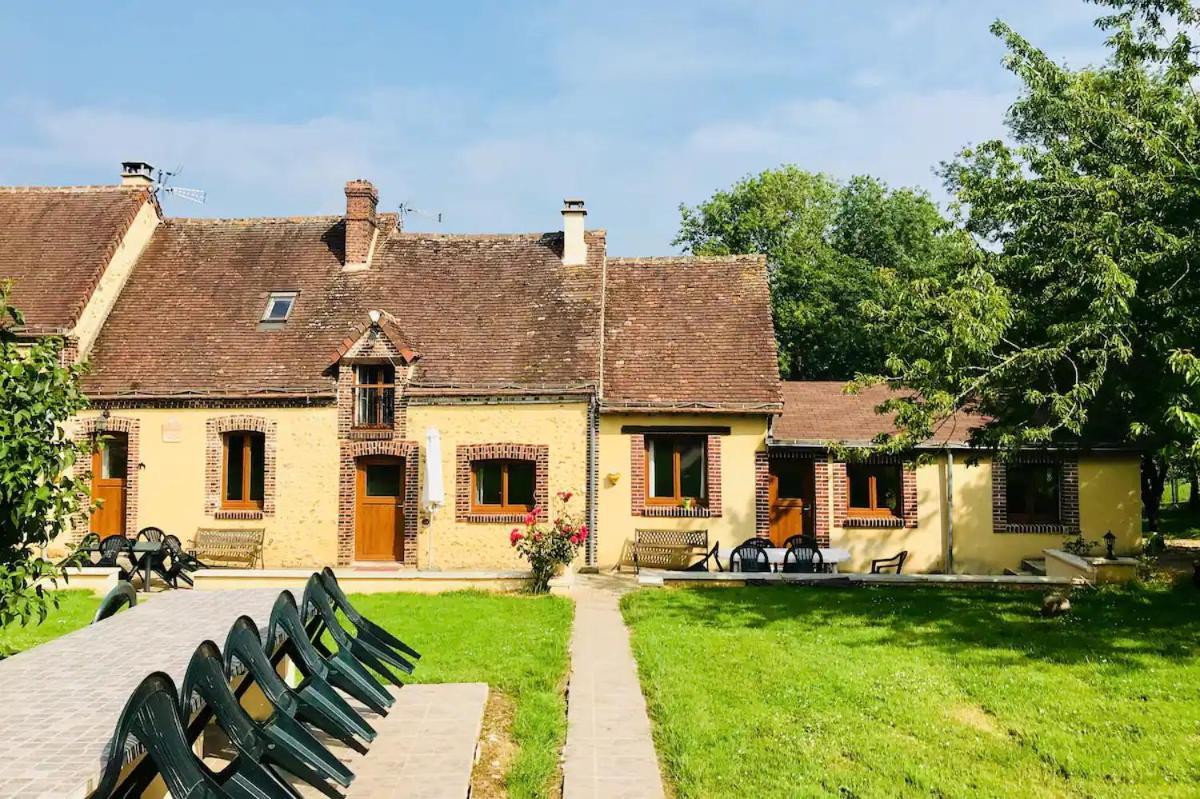 Les Gites De La Maison Lierue Thiron-Gardais Bagian luar foto