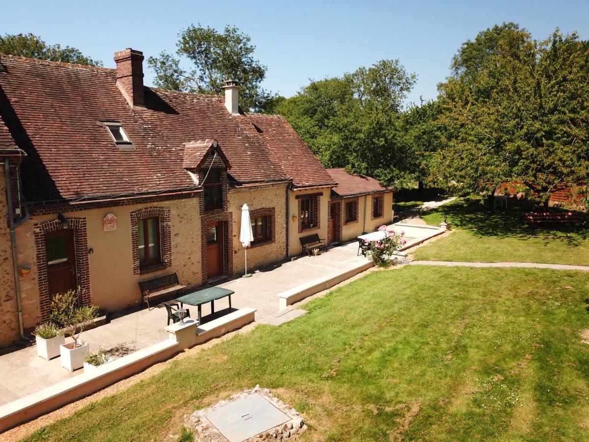Les Gites De La Maison Lierue Thiron-Gardais Bagian luar foto